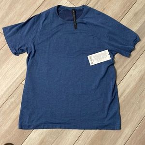 Lululemon vent tech t-shirt